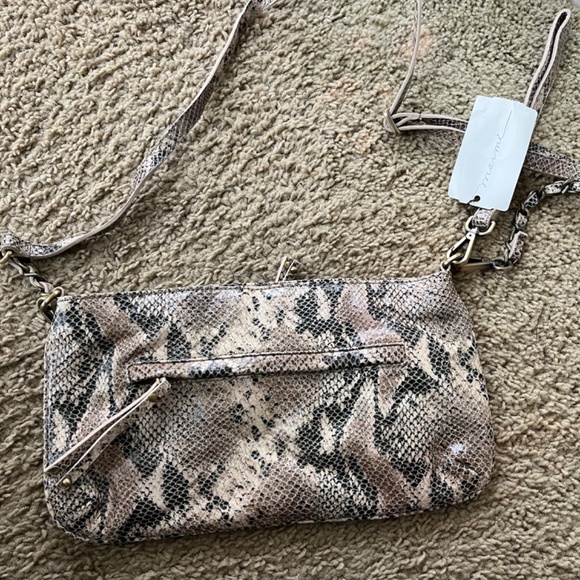 Chez by Cheryl Nat Python Handbag - Picture 2 of 7
